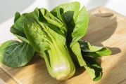 油麦菜的功效与作用是什么 吃油麦菜有什么好处和坏处